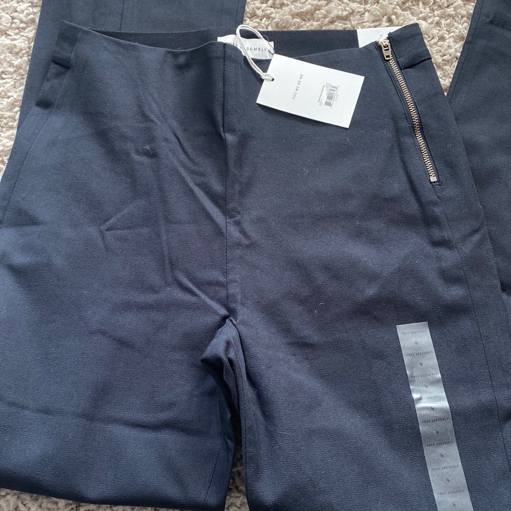 Free Assembly / size 4 Crop kick flare pant